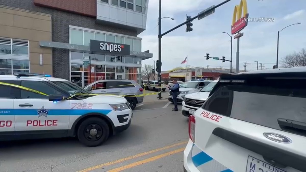 Man Shot and Killed During Fight at Bronzeville Shoe Store - Vimarsana News