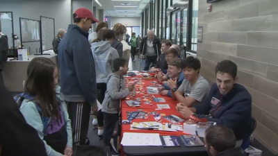 Olympic Speed Skaters Visit Glen Ellyn and Glenview