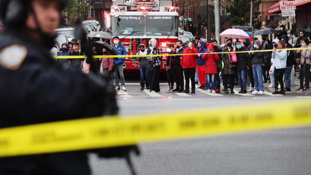 Man Pleads Not Guilty to Brooklyn Subway Shooting That Wounded 10 – NBC ...