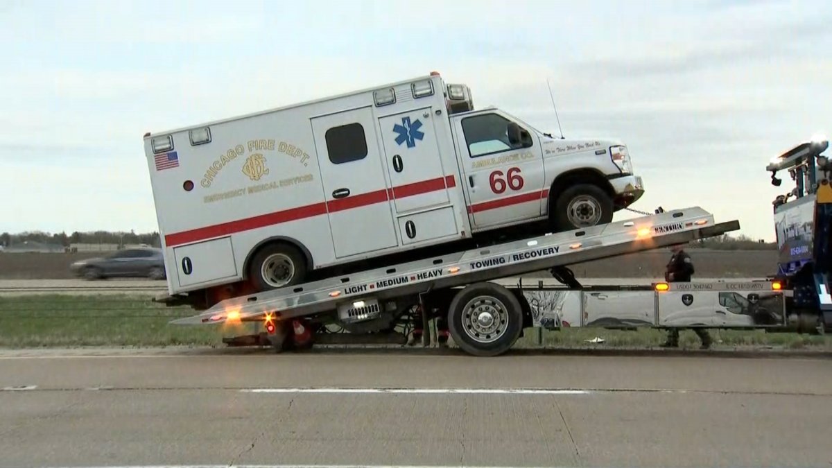 Questions Remain After Man Steals Ambulance From Chicago, Leads Cops on Long Pursuit - Vimarsana News