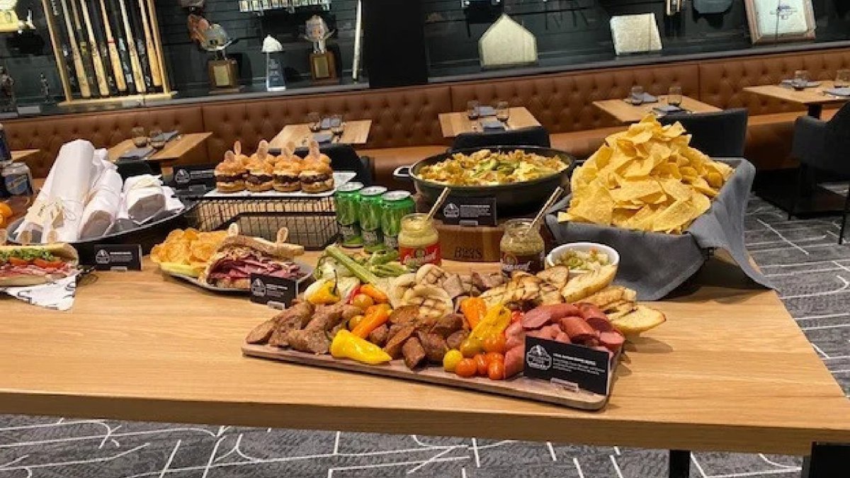 Food at Guaranteed Rate Field for Chicago White Sox Games