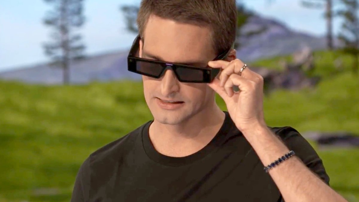 Snap Plunges More Than 25% After CEO Warns Company Will Miss Revenue and Earnings Estimates, Slow Hiring - Vimarsana News