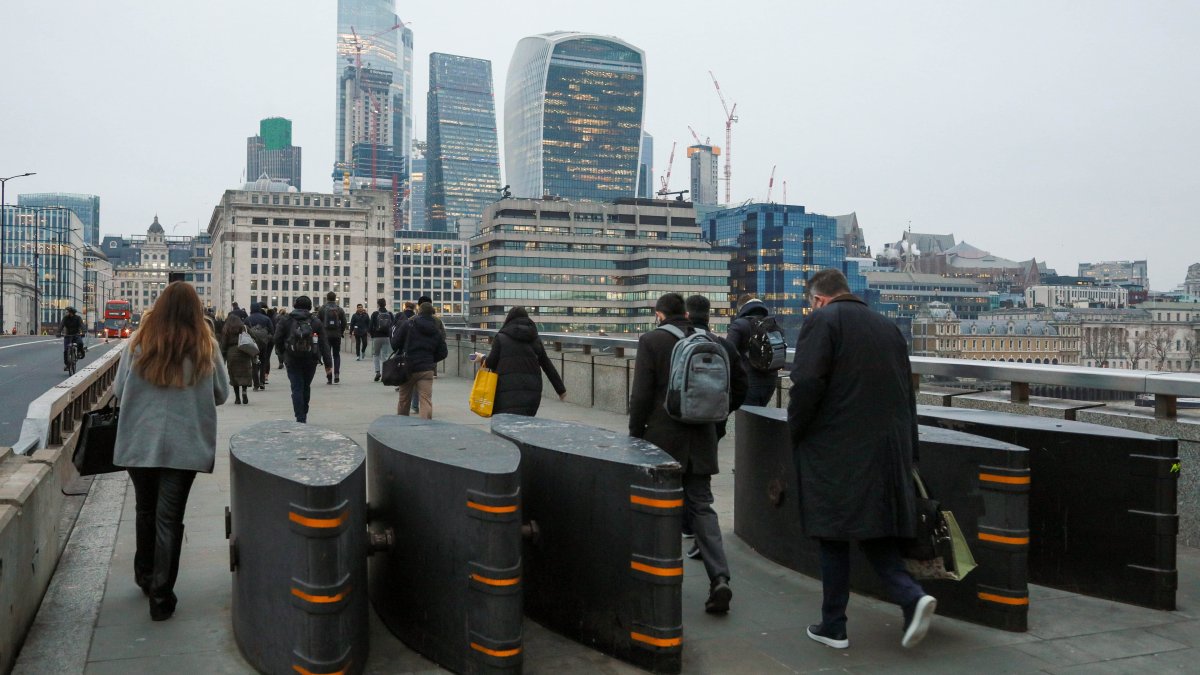 UK Economy 'Only Going to Get Worse' as Growth Slowdown Begins – NBC Chicago - Vimarsana News