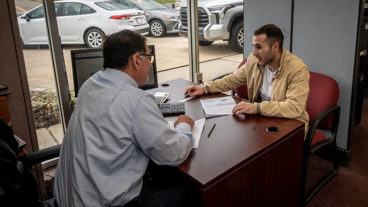 Car Shopping Over Labor Day Weekend? Here's What to Expect for Both New and Used Car Prices - Vimarsana News