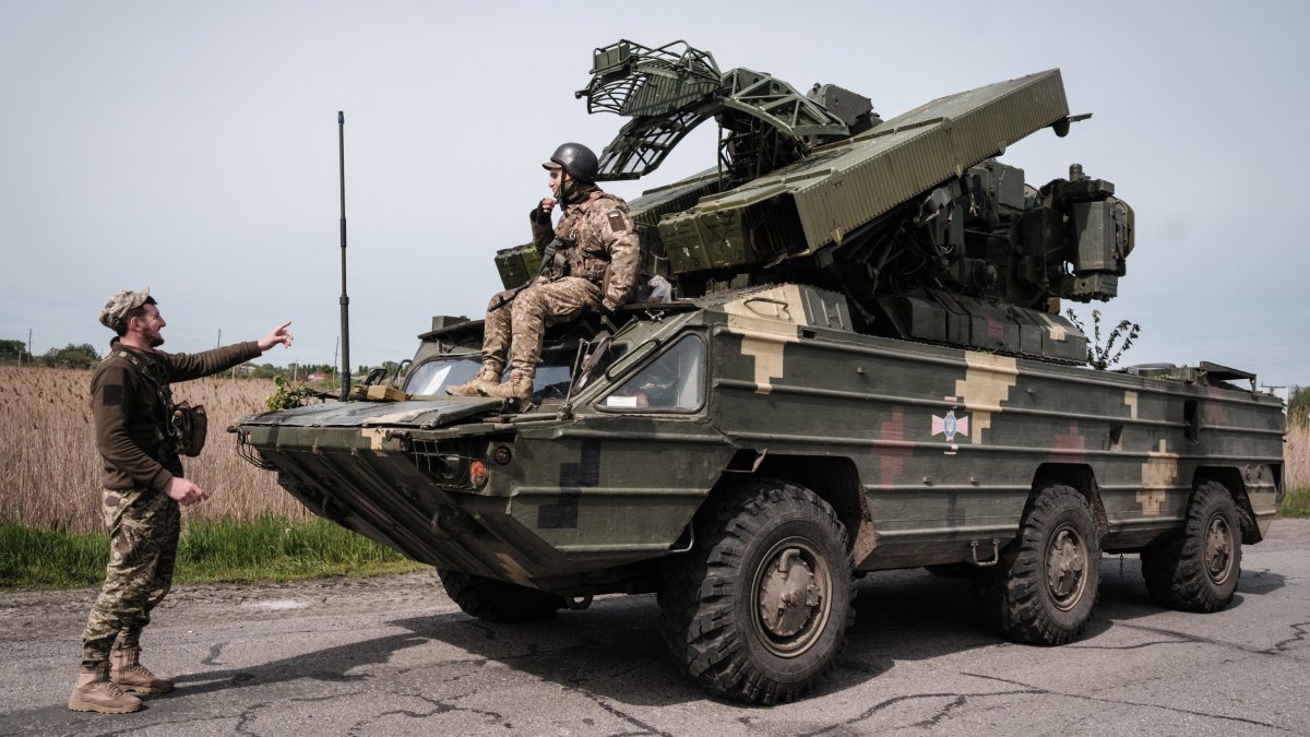 Russia Investing 'Significant Effort' in Eastern Offensive; Zelenskyy Says Kremlin Defeat Is Obvious. Follow Our Live Updates – NBC Chicago - Vimarsana News