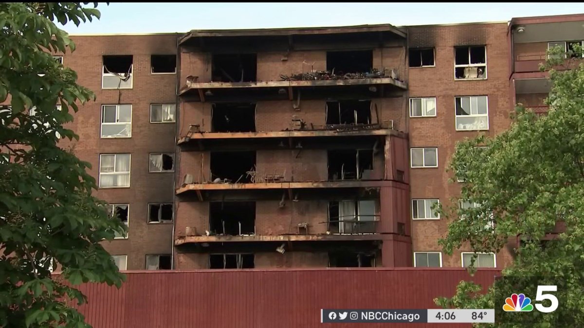 Calumet City Apartment Building Fire Leaves Woman Dead, 7 Hurt NBC
