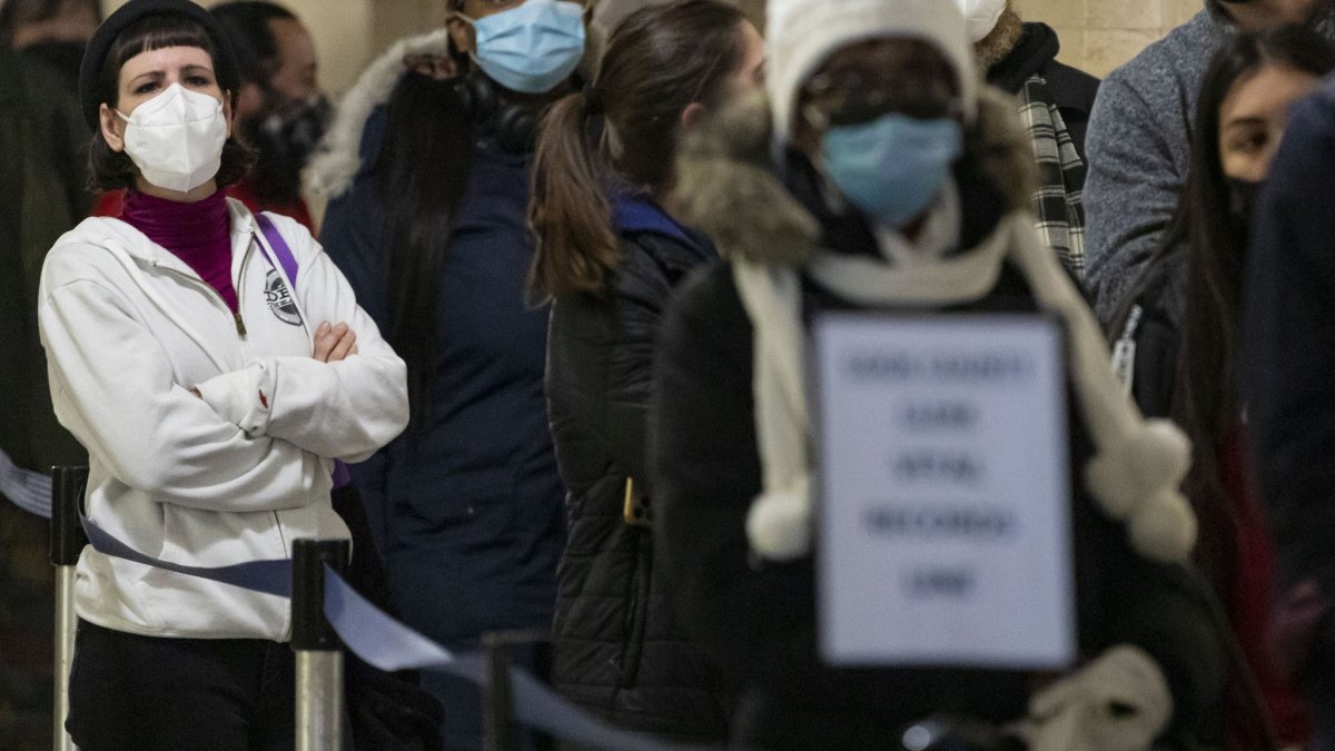 Illinois Coronavirus Updates: Chicago Alert Level Could Soon Rise, Allergies vs. COVID – NBC Chicago Illinois Coronavirus Updates: Chicago Alert Level Could Soon Rise, Allergies vs. COVID – NBC Chicago