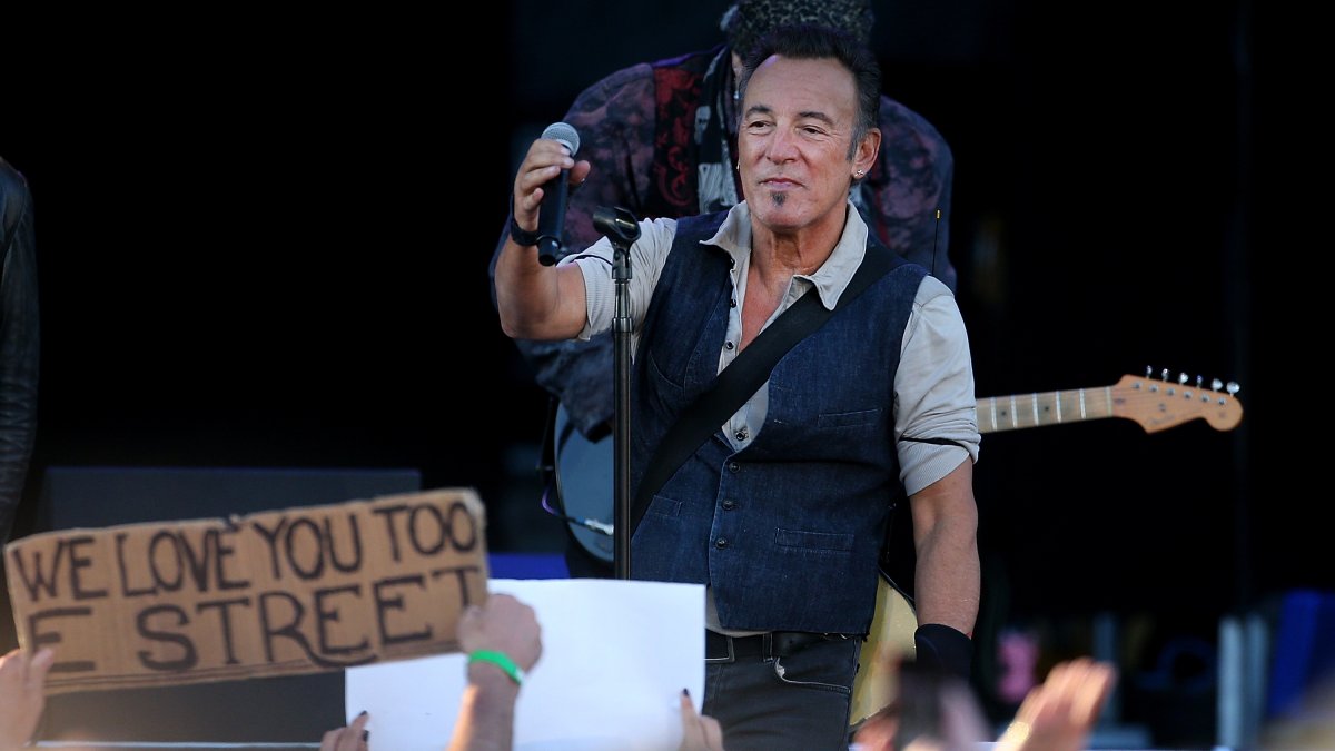 Bruce Springsteen and the E Street Band Coming to Chicago’s Wrigley
