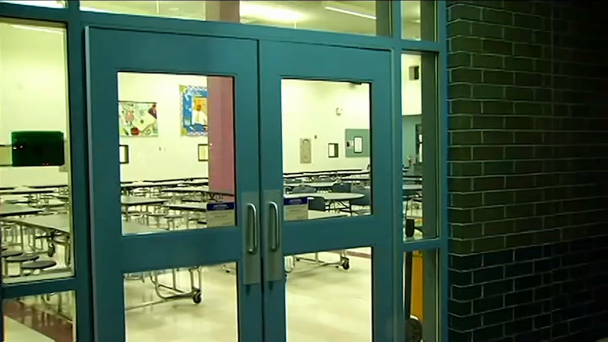 Rise in COVID Cases Prompts Emergency Meeting at Oak Park School District – NBC Chicago Rise in COVID Cases Prompts Emergency Meeting at Oak Park School District – NBC Chicago