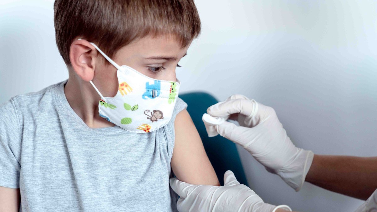 Illinois Coronavirus Updates: FDA Panel Recommends Vaccines for Kids Under 5 - Vimarsana News