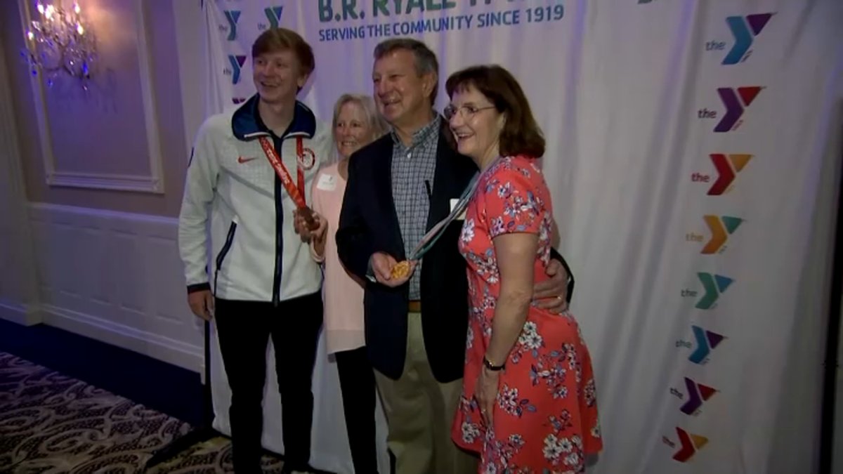 YMCA Honors Local Athletes at Annual Dinner – NBC Chicago