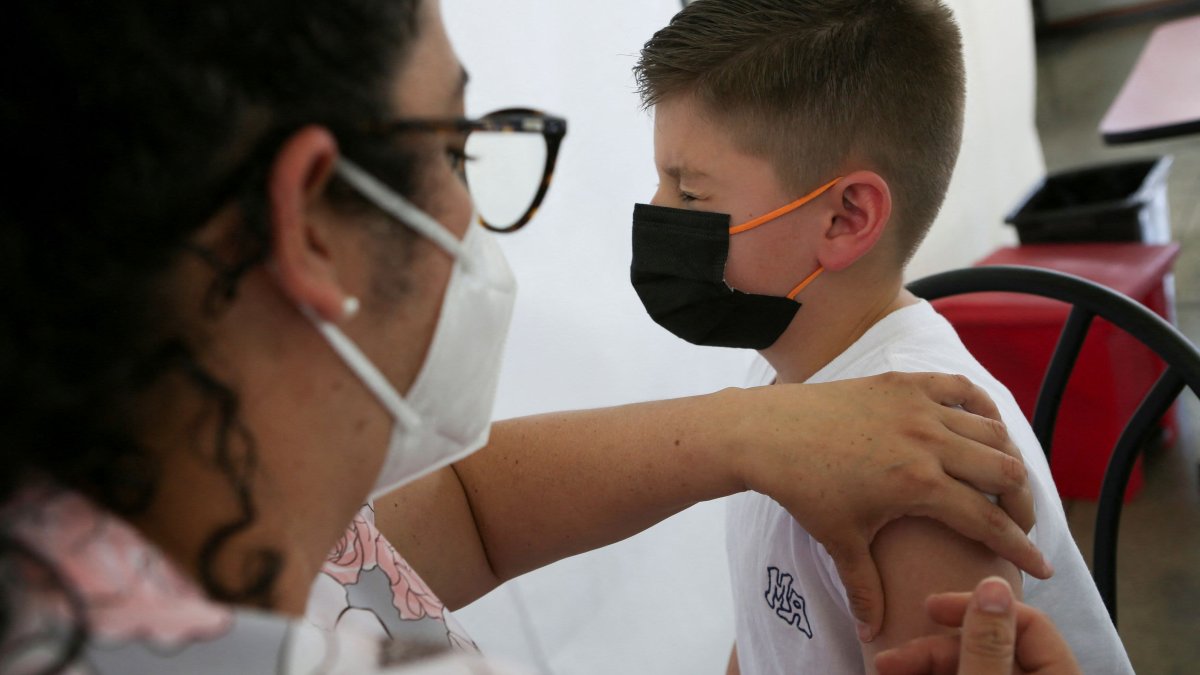 Illinois Coronavirus Updates: 28 Counties at 'High' COVID Transmission, Slow Pace for Kids Getting Vaccine – NBC Chicago - Vimarsana News