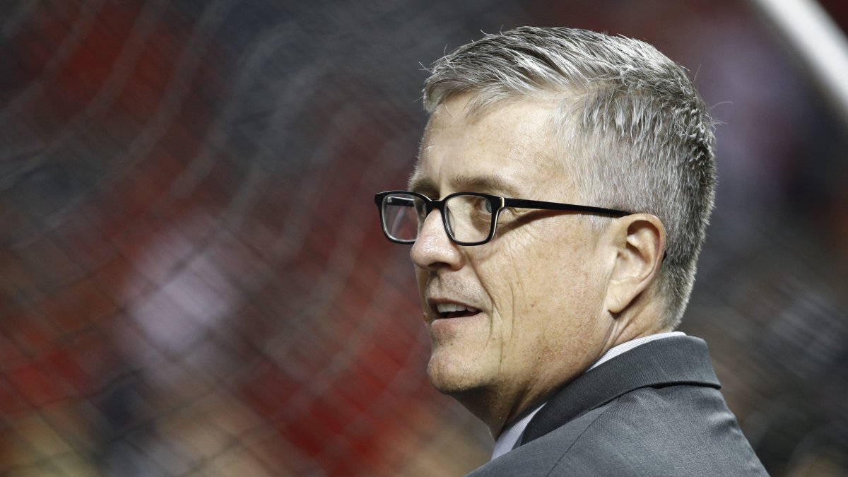 El exgerente general de los Astros, Jeff Luhnow, compra club de fútbol español Leganés – Telemundo Chicago