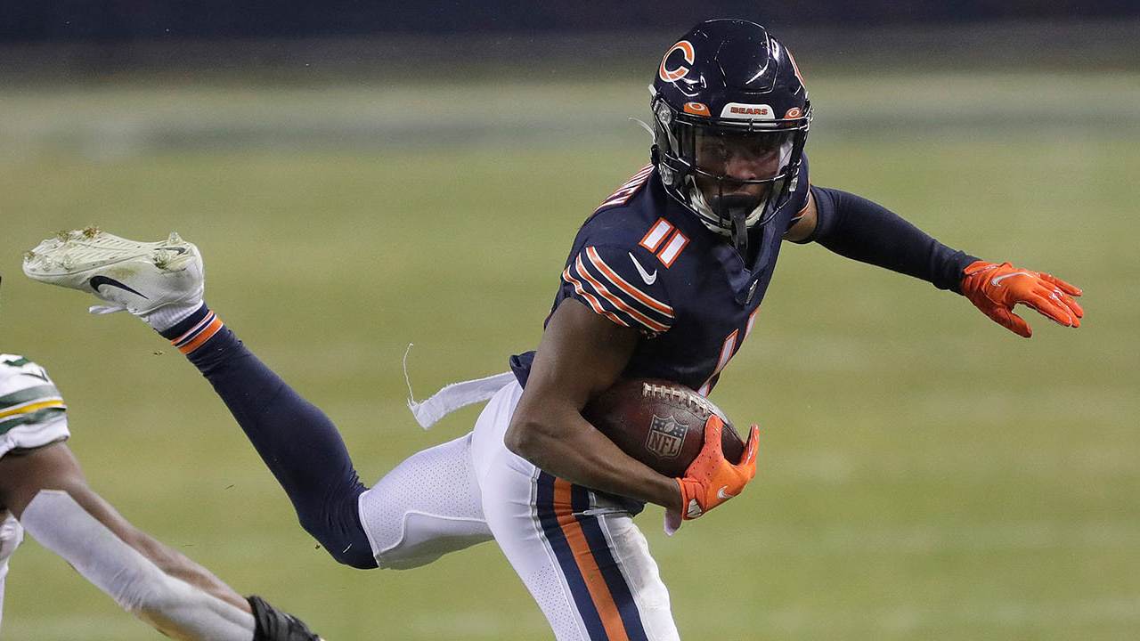 Bears’ Darnell Mooney Makes Incredible Catch Over Campgoers – NBC Chicago