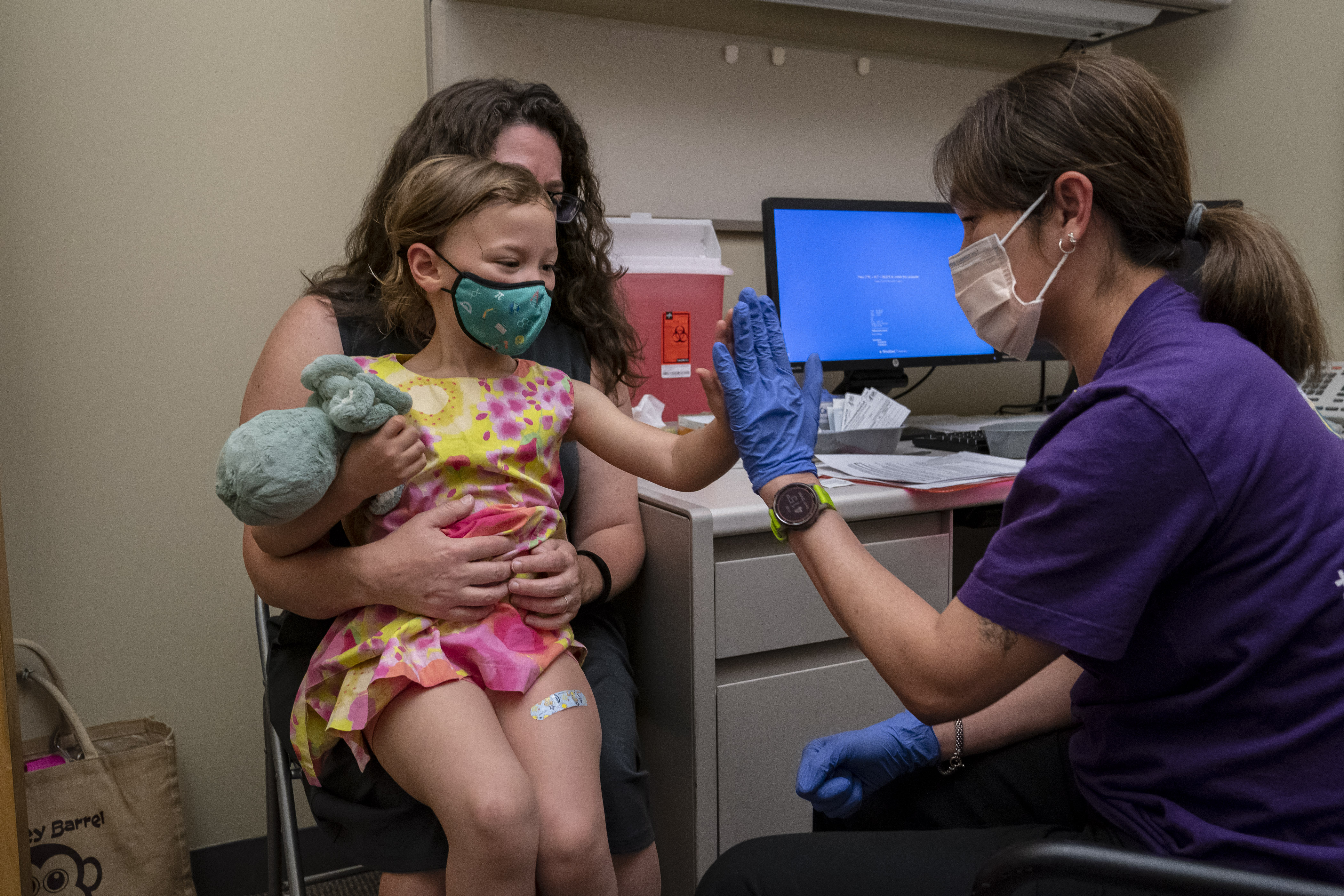 Quarantine Rules, Kid Vaccine Rollout – NBC Chicago