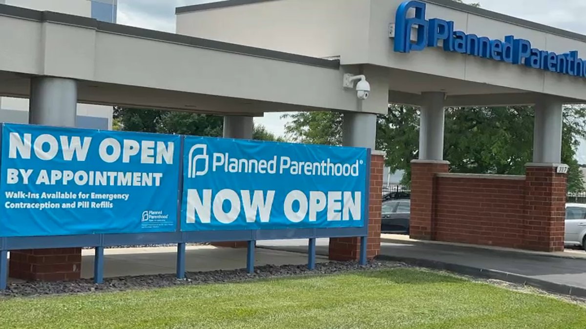 Illinois Abortion Clinics Prepare for Influx of OutofState Patients
