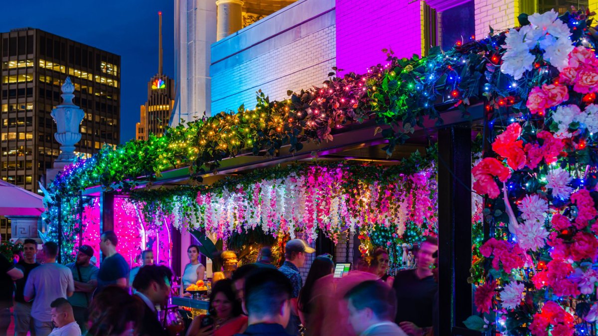 Photos: LondonHouse Creates New Illuminated Bar Experience on Rooftop – NBC  Chicago