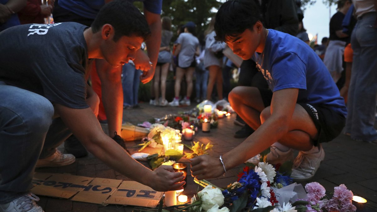 Highland Park Parade Shooting: Upcoming Vigils, Memorials and Ways to Help - Vimarsana News