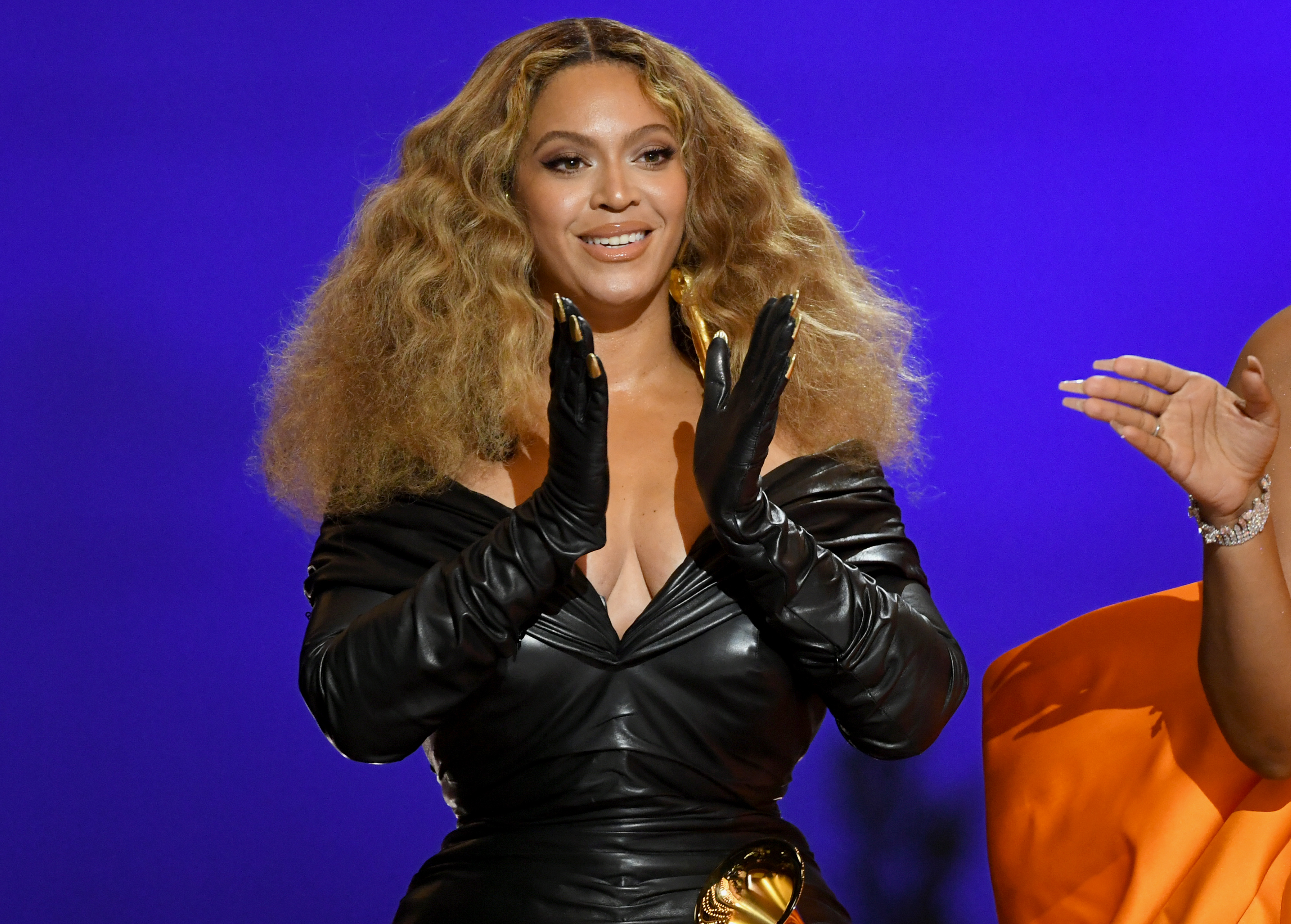 Beyoncé Will Replace Ableist Slur Used in New Song – NBC Chicago