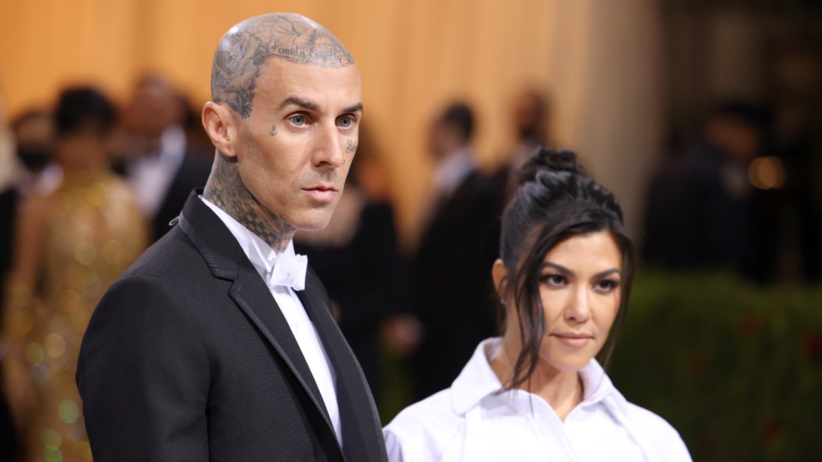 Travis Barker Breaks Silence About His Hospitalization – NBC Chicago - Vimarsana News