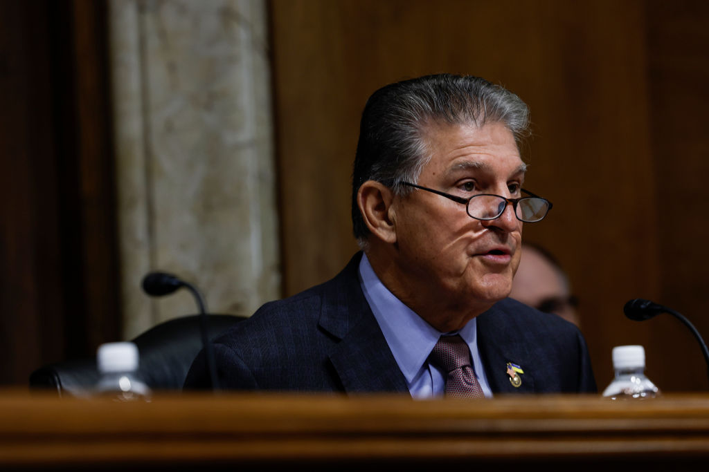 Manchin, Schumer Report Abrupt Deal on Health, Energy, Taxes – NBC Chicago