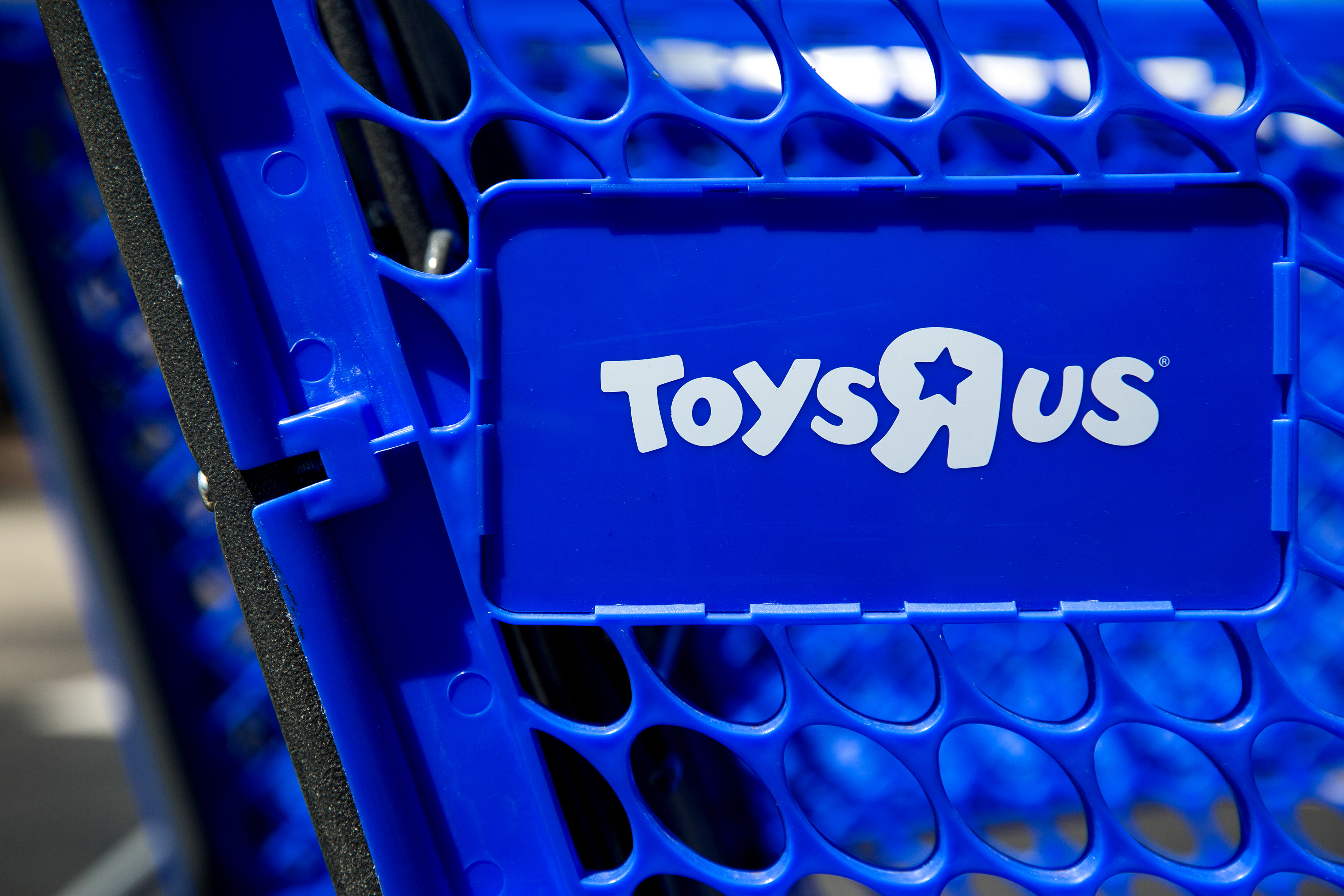 Toys R Us chegará a mais de 400 lojas Macy's nos EUA no ano que