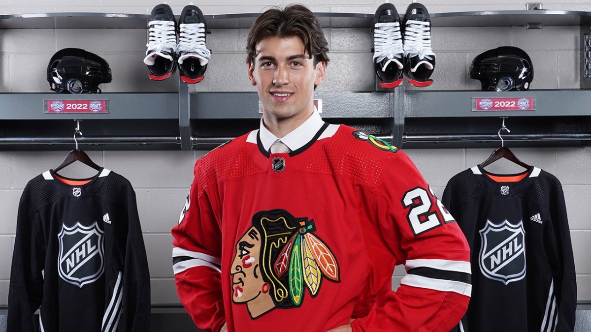 Ryan Greene de los Blackhawks pide prestado equipo para Prospect Camp después de que le robaran una bolsa en Montreal – Telemundo Chicago