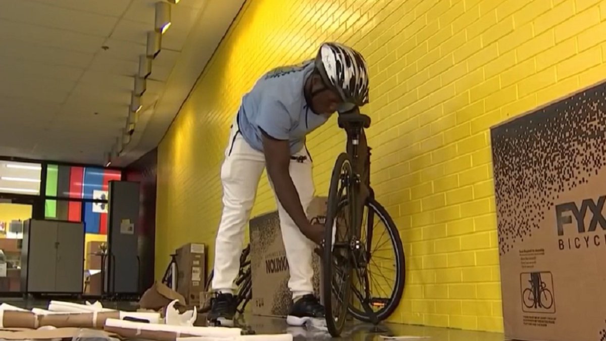 West Side Teens Hired to Build 5K Chicago Bikes NBC Chicago