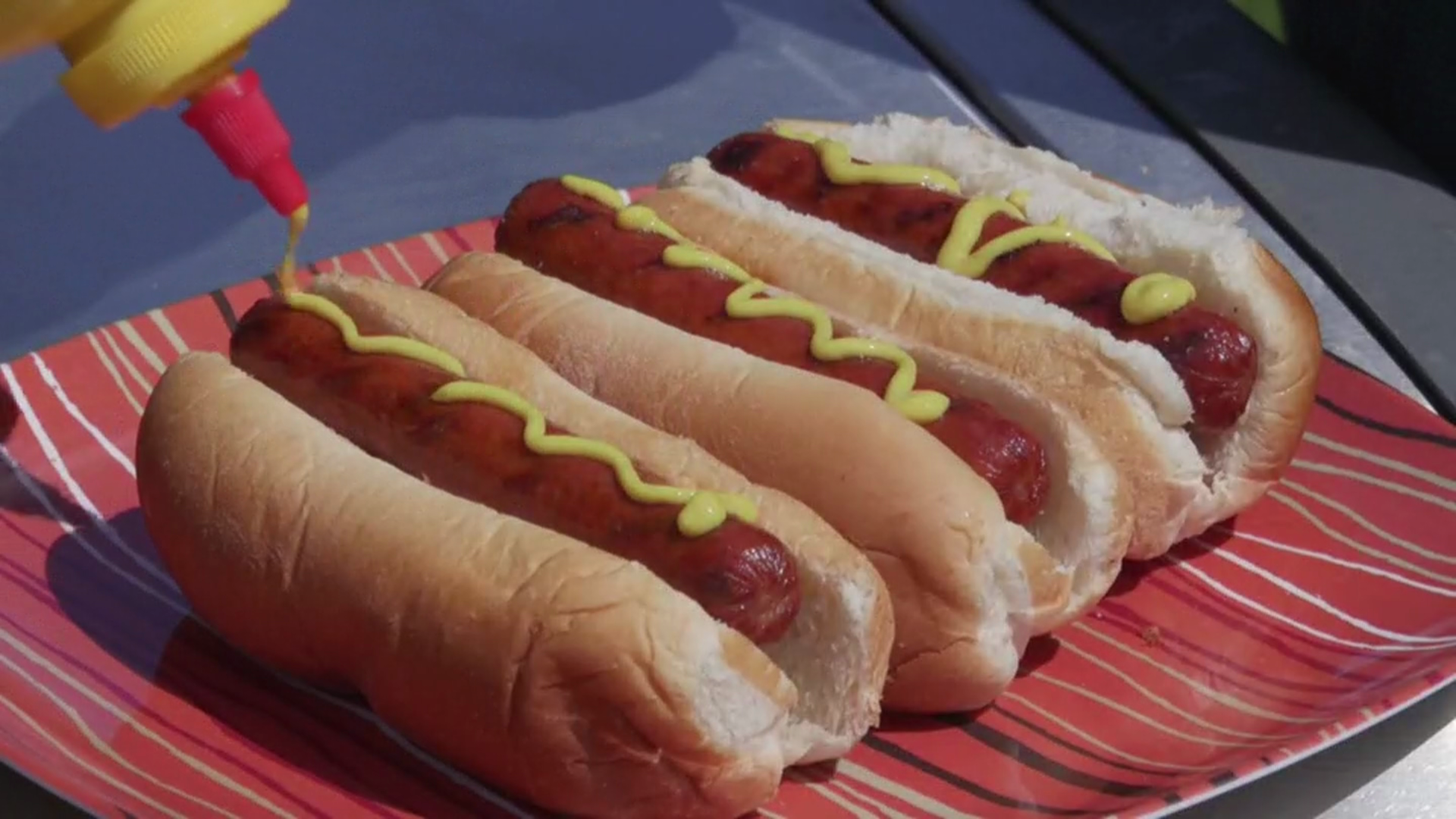 https://media.nbcchicago.com/2022/07/hot-dogs.png?fit=1920%2C1080&quality=85&strip=all