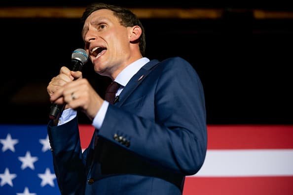 GOP Leaders Warn Arizona Senate Candidate Blake Masters to Raise More Money — Or Risk Losing to Democrat Mark Kelly - Vimarsana News