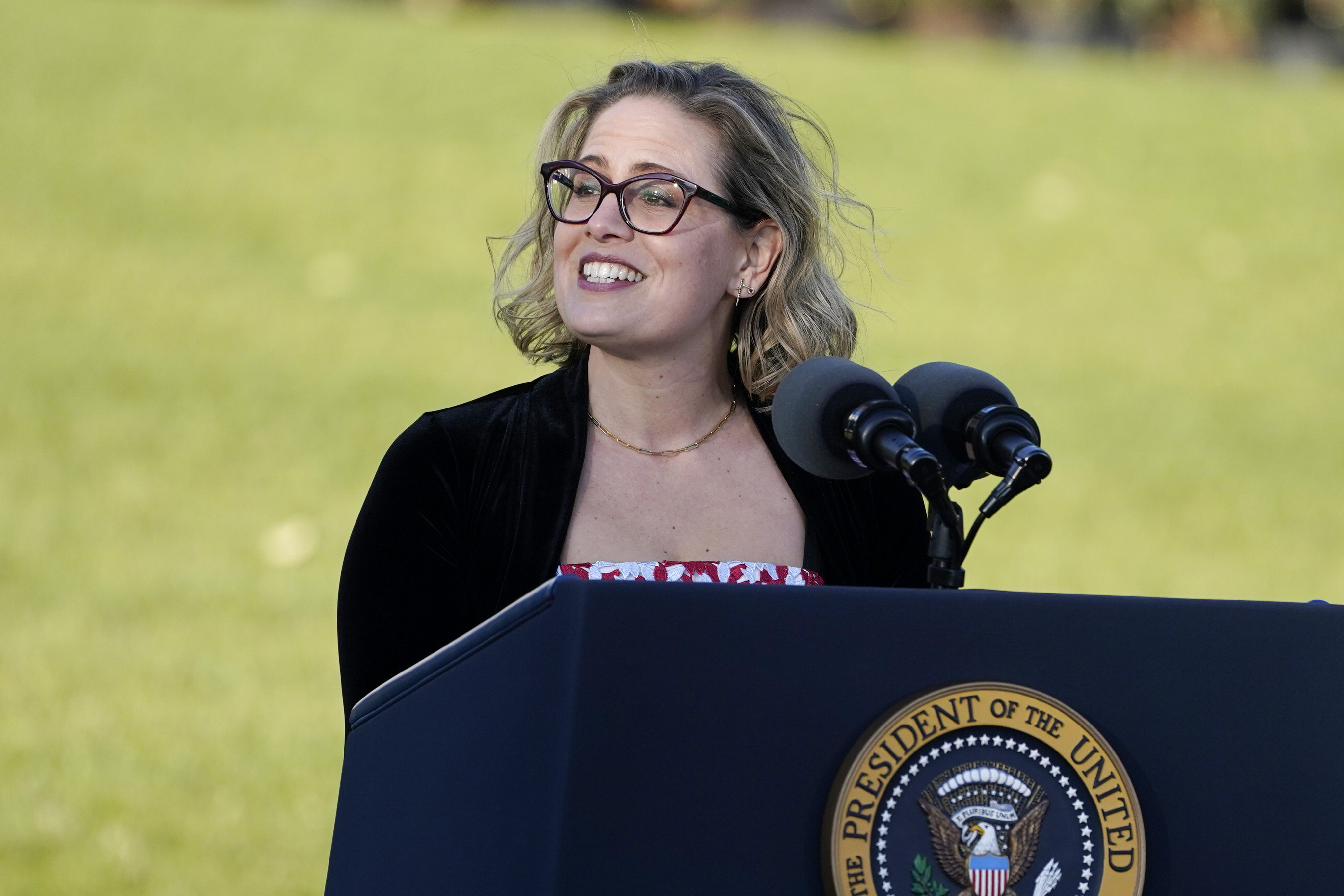 Sen. Kyrsten Sinema Took Wall Street Money While Killing Tax on Investors – NBC Chicago - Vimarsana News