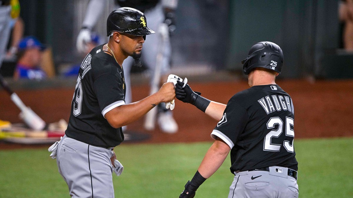 White Sox Pound Out 15 Hits, Beats Rangers 8-2 for Series Split - Vimarsana News