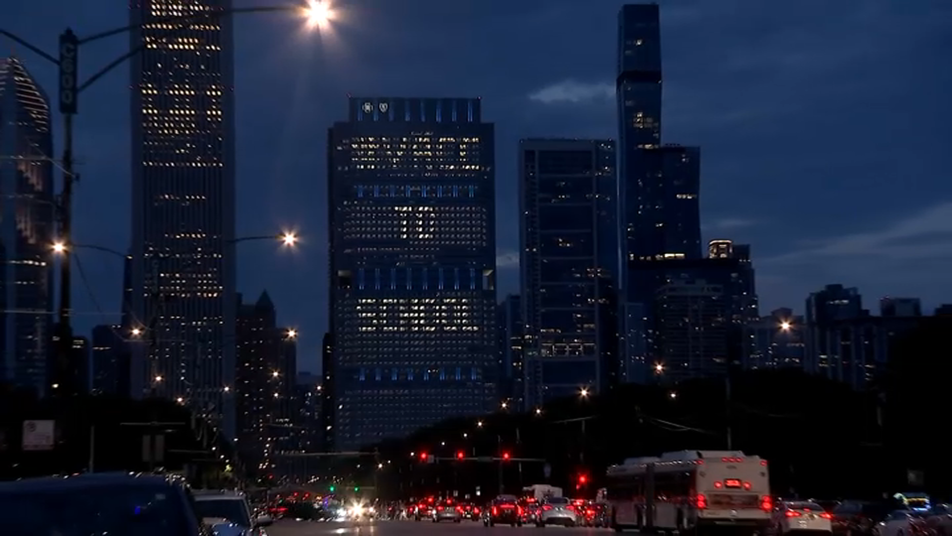 Chicago buildings glow blue for peace - ABC7 Chicago