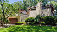 Custom Lincolnwood MCM With Living Room Surprise Listed for $729K