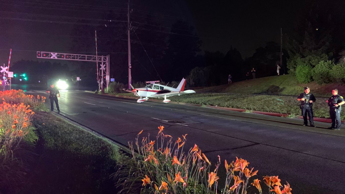 Mysterious plane unnerves Clintonville