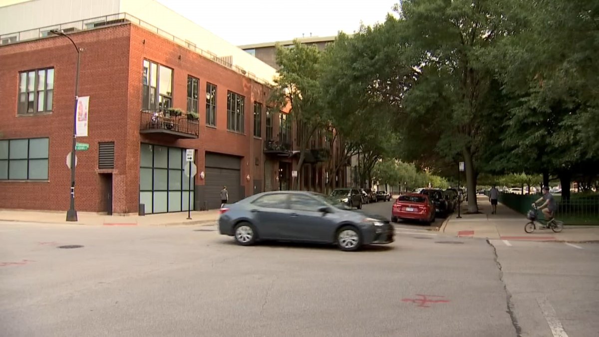 Onlooker Thwarts Attempted Abduction in West Loop, Police Say – NBC Chicago
