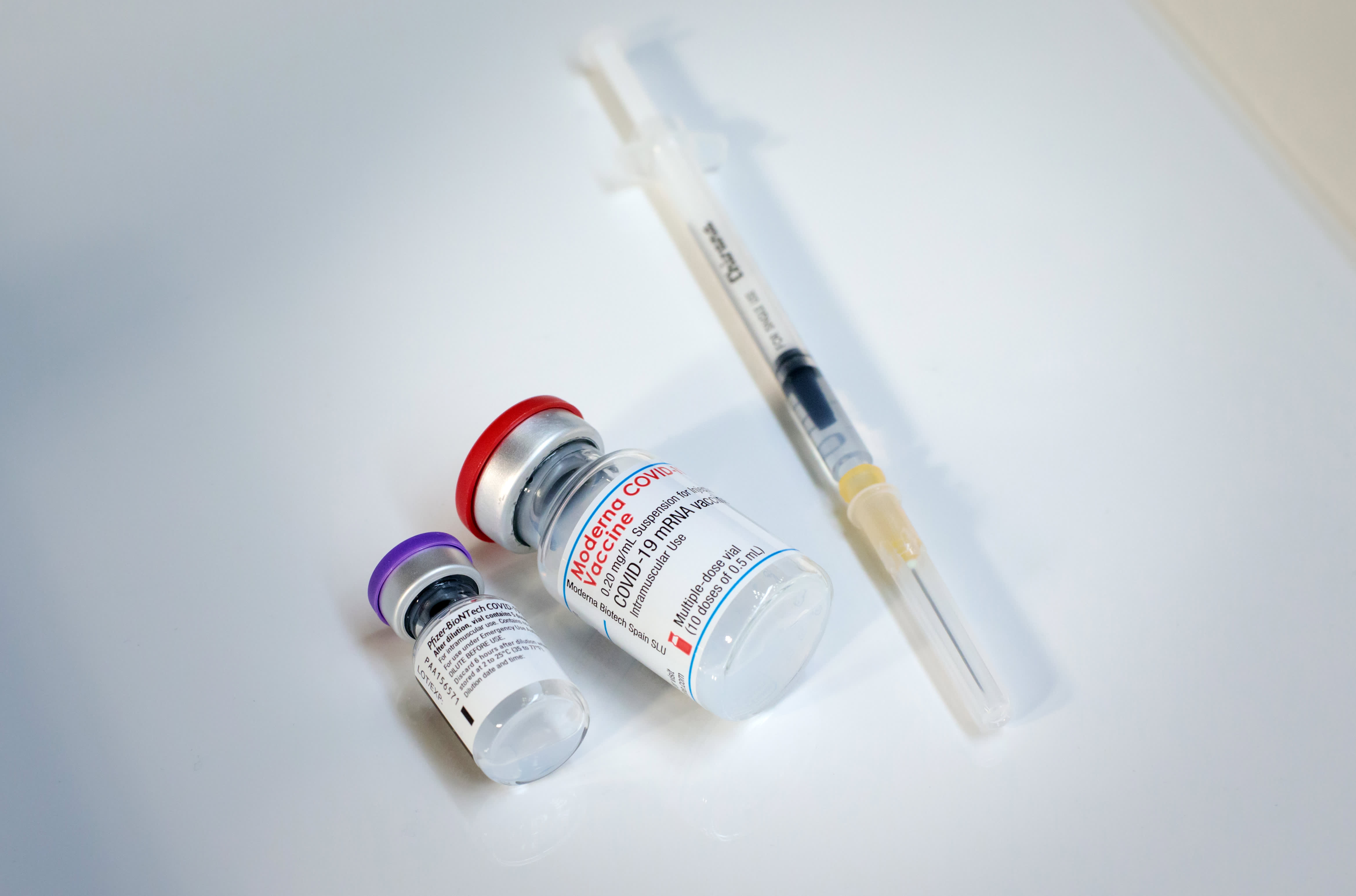 Illinois Coronavirus Updates: New COVID Booster Side Effects, Post-COVID Symptoms