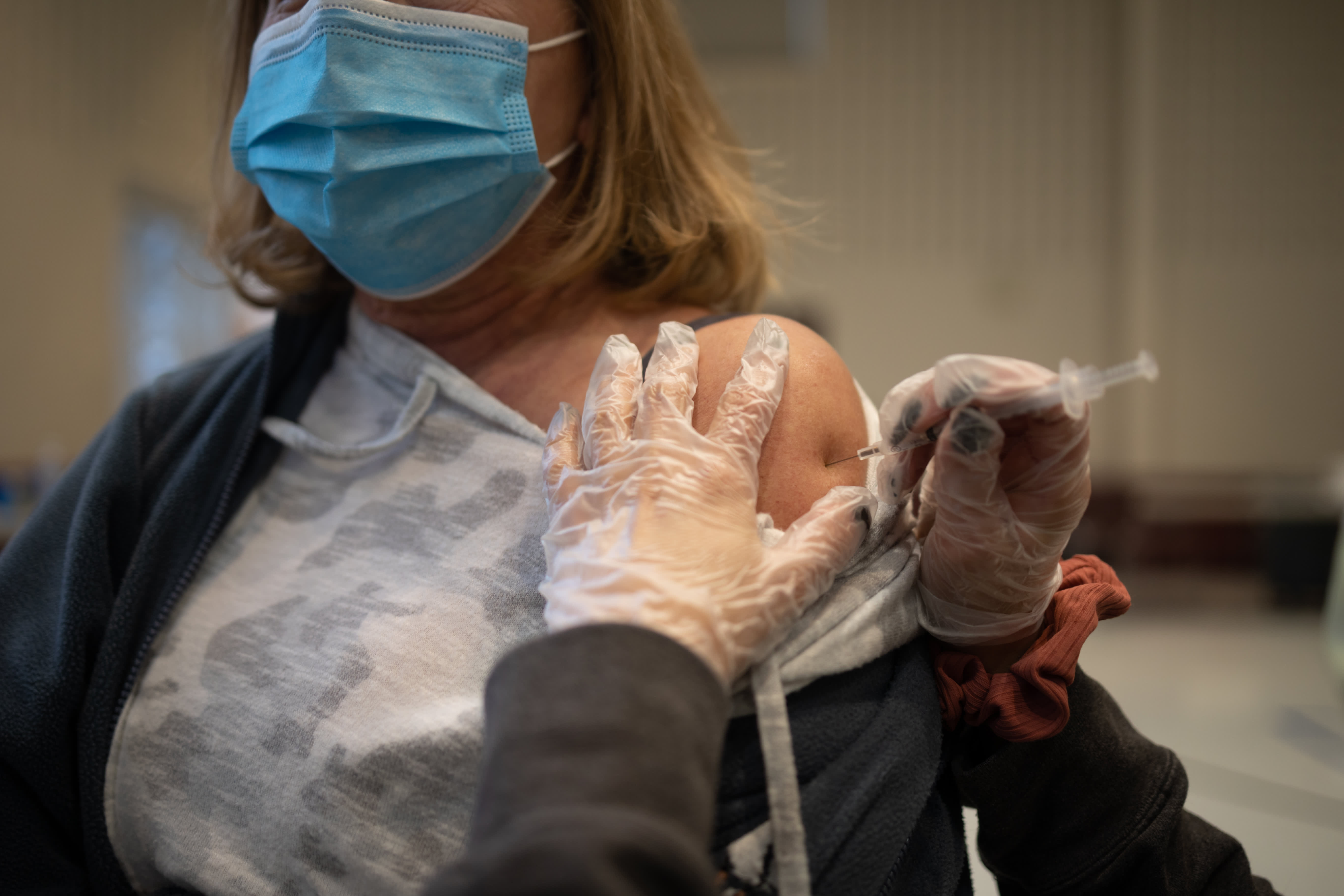 Illinois Coronavirus Updates: COVID Alert Levels, Bivalent Booster Shot Availability – NBC Chicago - Vimarsana News