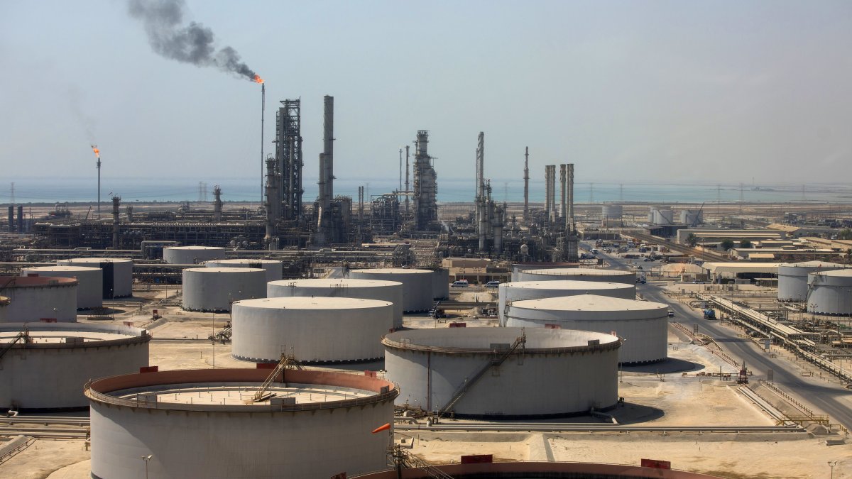 OPEC+ Output Cut Is Mostly a 'Political Snub' and Sends Symbolic Message, Analysts Say – NBC Chicago - Vimarsana News