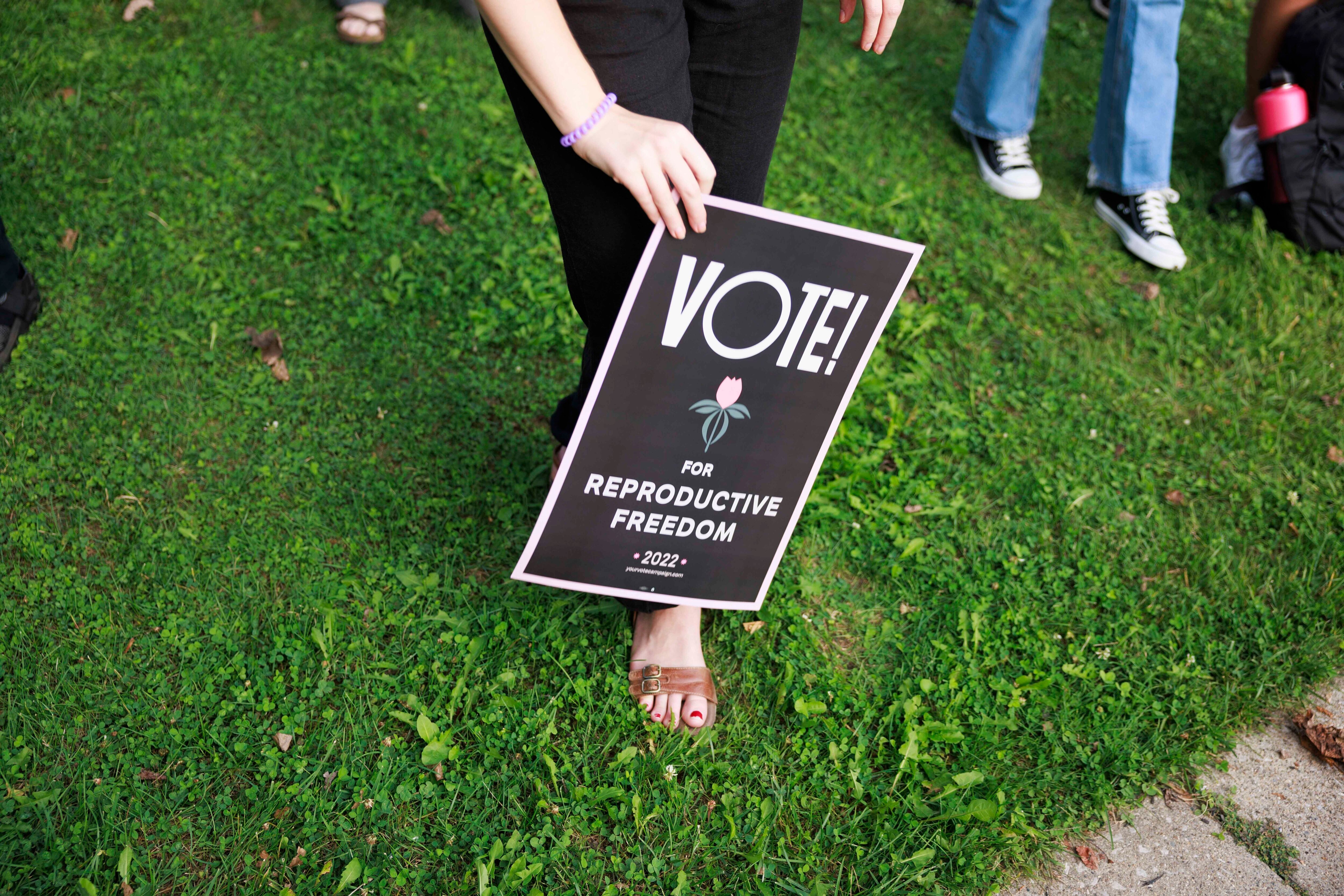 Ad Spending Shows Democrats Hinging Midterm Hopes on Abortion - Vimarsana News