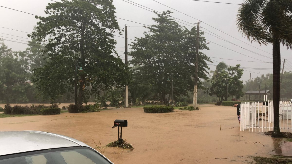 Hurricane Fiona: Puerto Rico Without Power, Heading to Dominican Republic – NBC Chicago - Vimarsana News