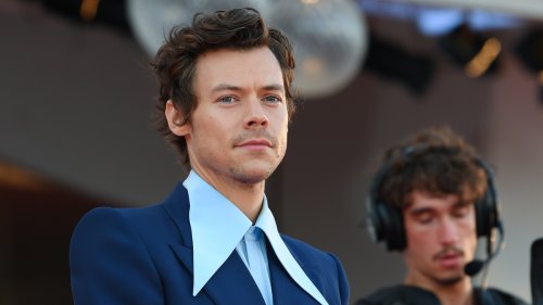 See How Harry Styles Honored Queen Elizabeth II at Concert Hours After Her Death