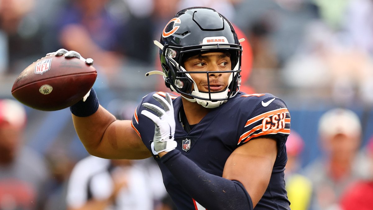 Bears QB Justin Fields apologizes to teammates, fans after loss to Packers  : r/CHIBears