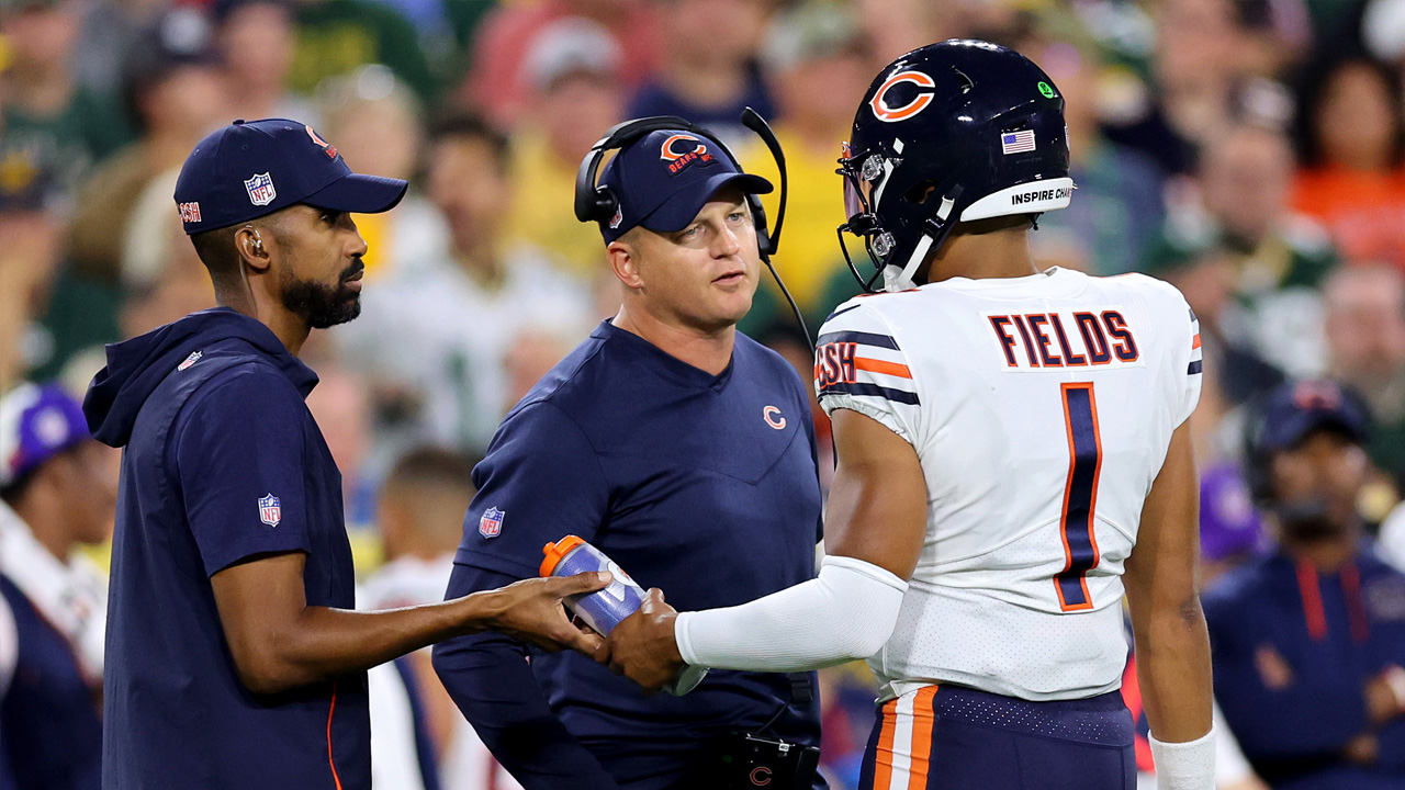 Bears' Luke Getsy Explains Justin Fields' Usage in Packers Loss