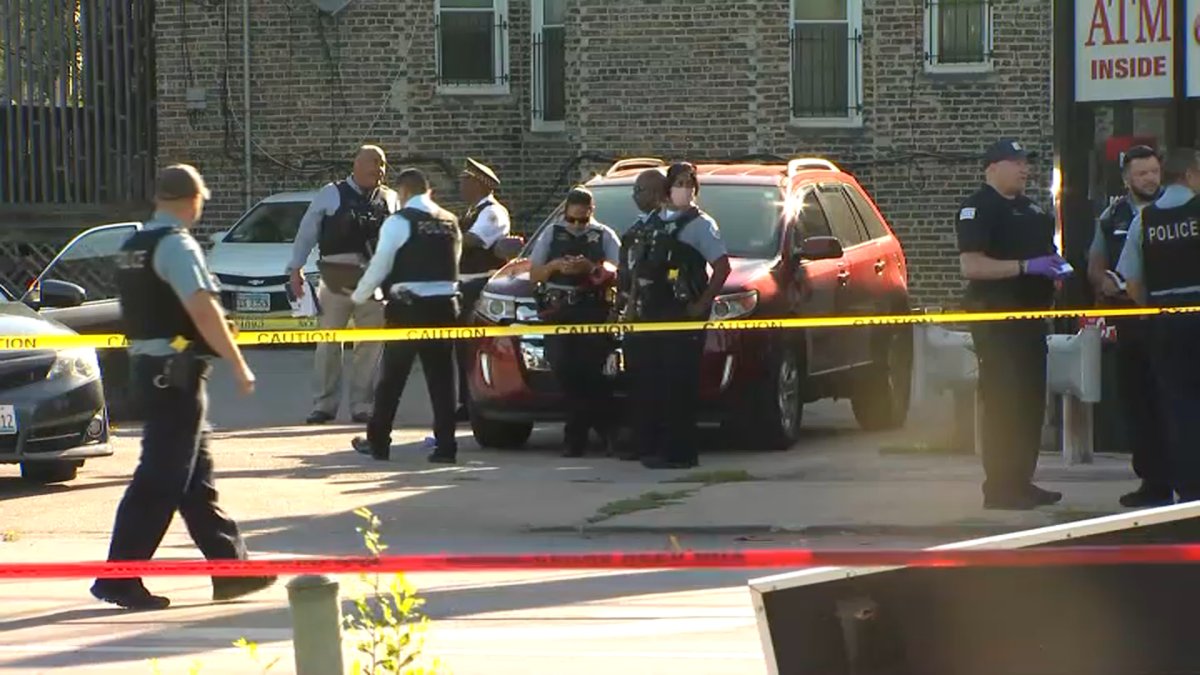 Retired Chicago Officer Shot Trying to Stop Robbery at South Side ...