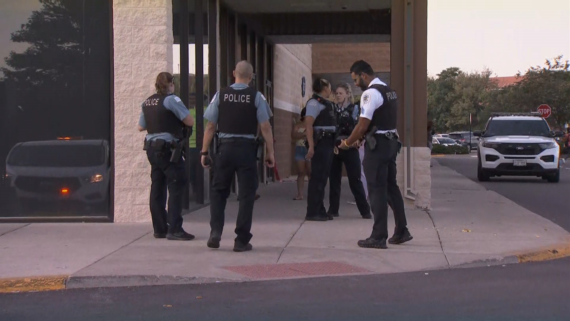 4 People Seriously Hurt After Being Struck by Car on Chicago's Northwest Side, Officials Say