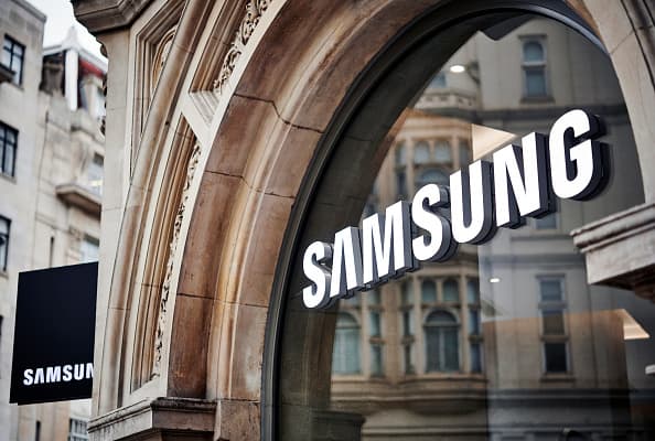 Samsung Profit Plunges in First Drop Since 2019 as Chipmakers Feel Bite