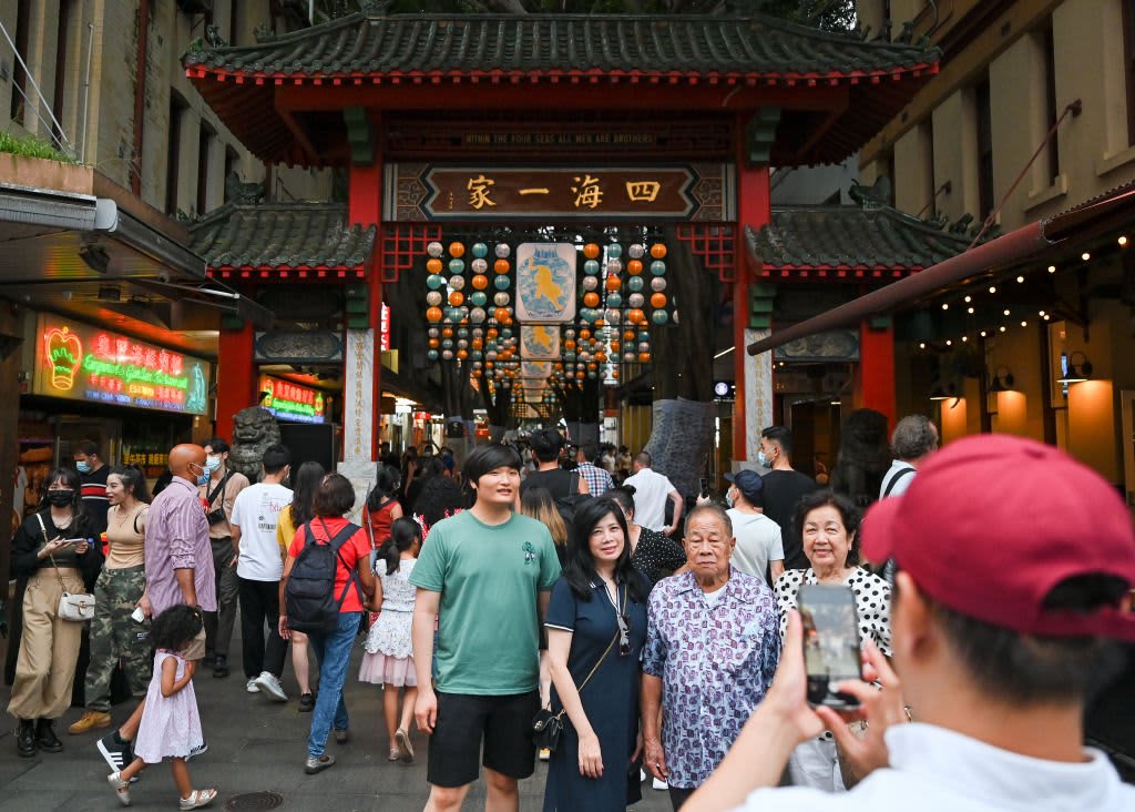 Lettuce at $8? Inflation in Australia Is Hurting Everyone From Restaurant Owners to Diners - Vimarsana News