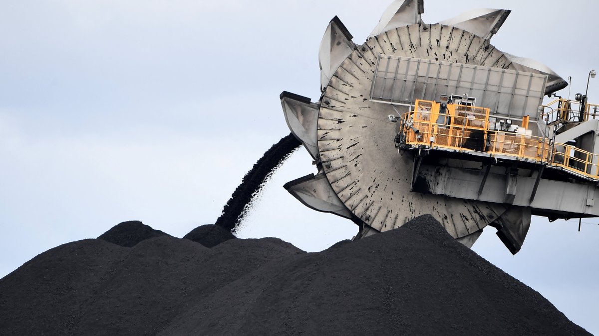 Nearly Half of the Coal Industry Is Still on an Expansion Course in 'Reckless' Mining Rush – NBC Chicago - Vimarsana News