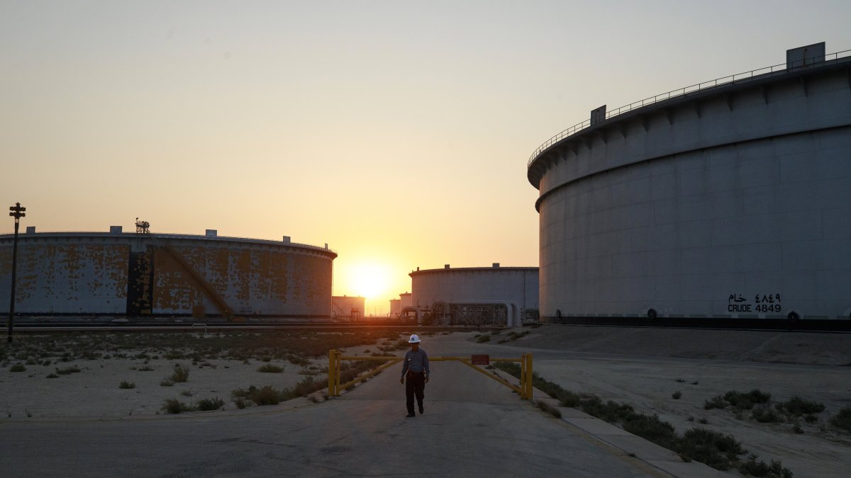 Why the Oil Trade May Have More Juice Despite a Losing Week - Vimarsana News